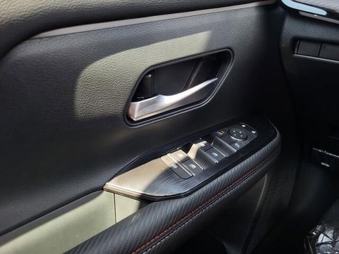 New 2025 Nissan Kicks SR w/ Illumination Package image 17