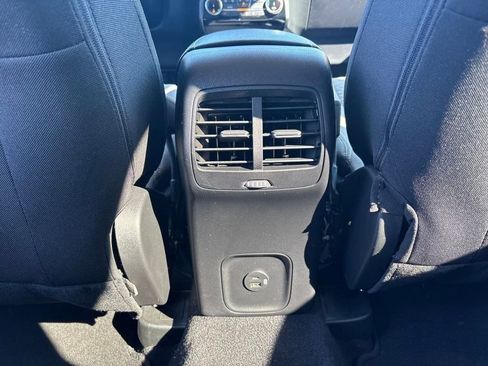 Used 2022 Ford Escape SE w/ Convenience Package image 29