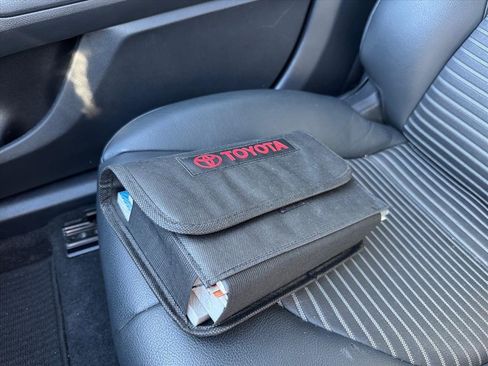 Used 2023 Toyota Camry SE image 25