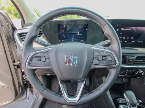 Used 2025 Buick Encore GX Preferred FWD image 19