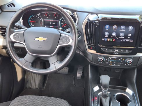 Used 2021 Chevrolet Traverse LT FWD image 9