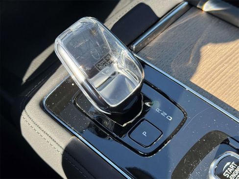 Used 2026 Volvo XC90 T8 Plus w/ Protection Package Premier image 28