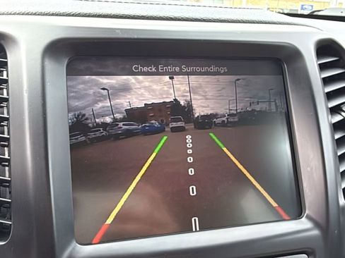 Used 2015 Jeep Cherokee Latitude AWD/4WD image 24