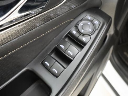 Used 2022 Chevrolet Traverse Premier image 8