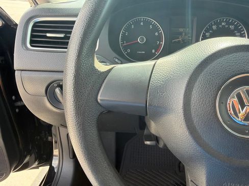 Used 2014 Volkswagen Jetta SE FWD image 23