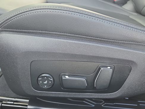 Certified 2025 BMW M440i Coupe image 10