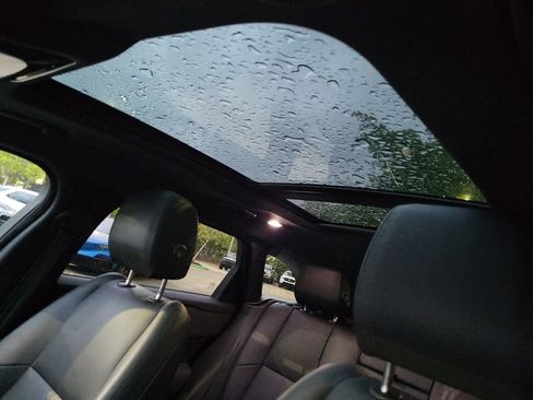 Used 2025 Land Rover Range Rover Velar Dynamic SE image 40