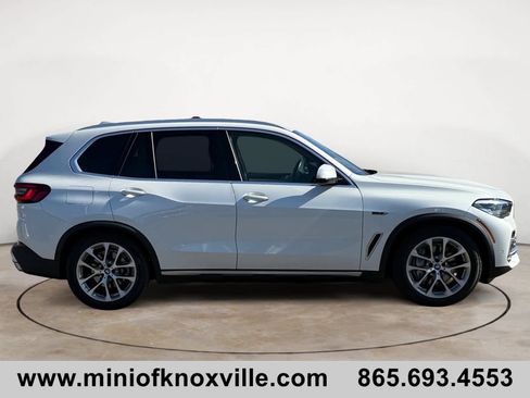 Used 2022 BMW X5 xDrive45e w/ Luxury Seating Package image 2