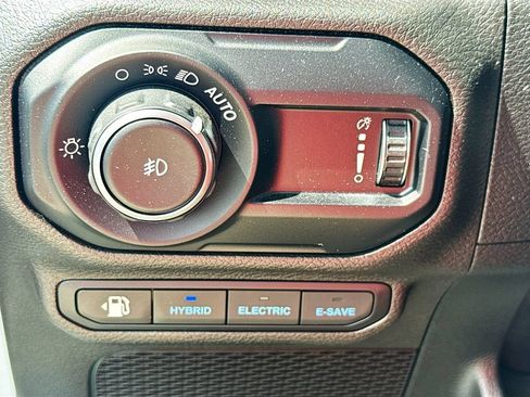 Used 2023 Jeep Wrangler Unlimited Sahara w/ Cold Weather Group AWD/4WD image 11