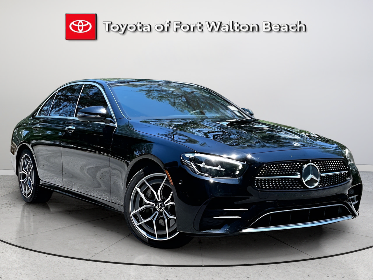 Used 2022 Mercedes-Benz E 450 4MATIC Sedan image 2