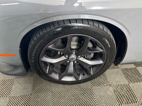 Used 2019 Dodge Challenger R/T RWD image 9