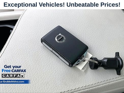 Used 2020 Volvo XC90 T5 Momentum w/ Protection Package Premier AWD/4WD image 8