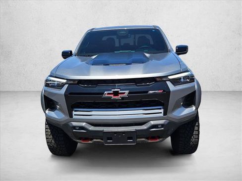 Used 2025 Chevrolet Colorado ZR2 w/ Technology Package AWD/4WD image 2