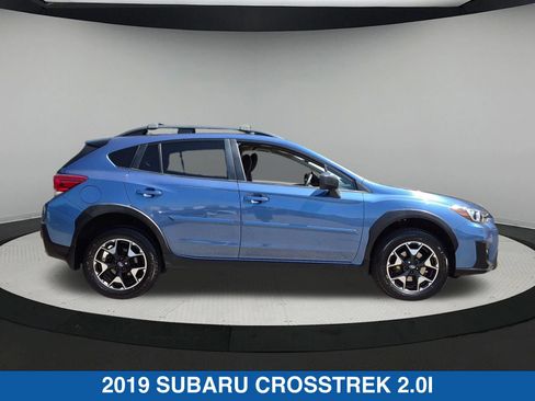 Used 2019 Subaru Crosstrek 2.0i AWD/4WD image 2