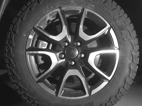 Used 2025 Jeep Compass Trailhawk image 12