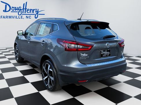 Used 2022 Nissan Rogue Sport SL w/ Premium Package FWD image 3