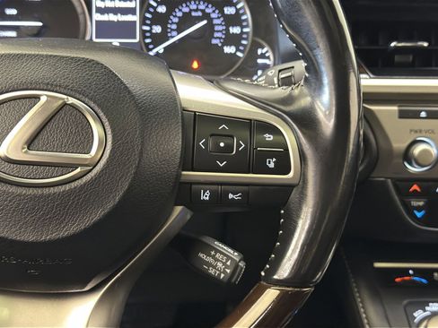 Used 2017 Lexus ES 300h w/ Luxury Package FWD image 34