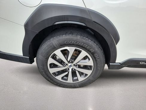 Used 2025 Subaru Outback Premium AWD/4WD image 7