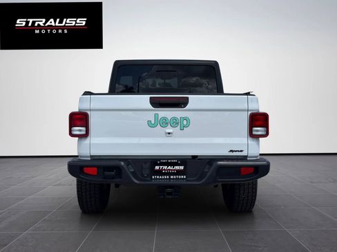 Used 2023 Jeep Gladiator Sport w/ Trailer Tow Package AWD/4WD image 8