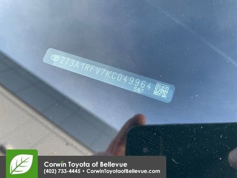 Used 2019 Toyota RAV4 XLE Premium image 30