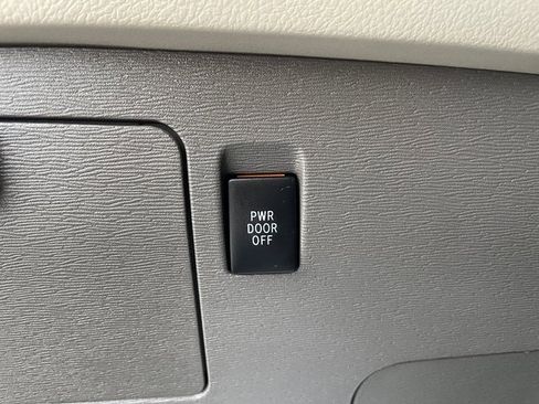 Used 2020 Toyota Sienna XLE Premium image 26