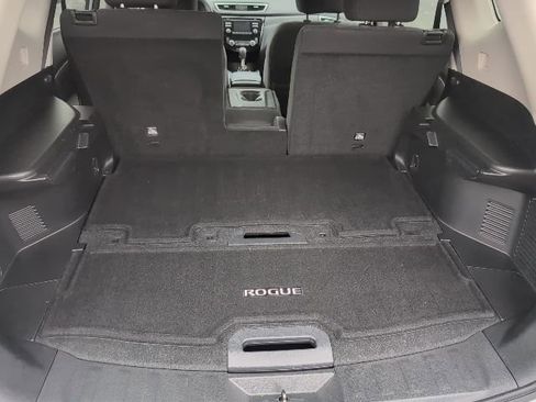 Used 2016 Nissan Rogue SV image 15