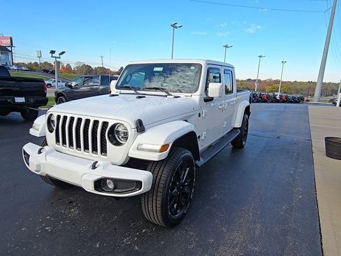 Used 2022 Jeep Gladiator Overland image 3