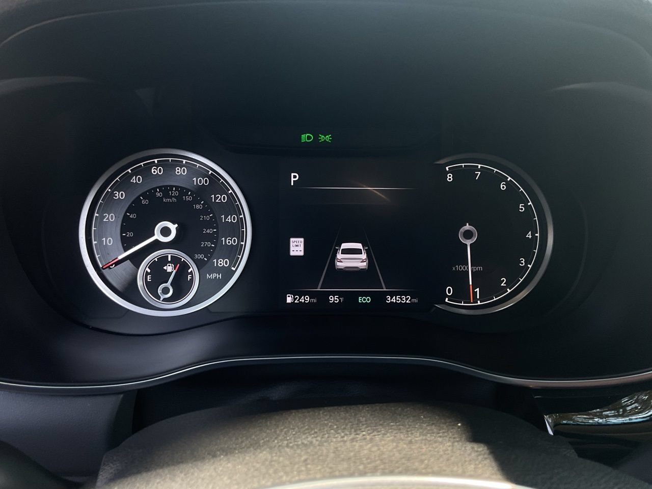 Used 2025 Genesis G70 2.5T RWD image 36