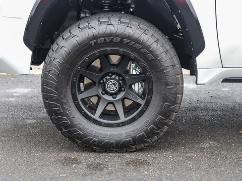 Used 2025 Toyota Tundra Platinum image 9