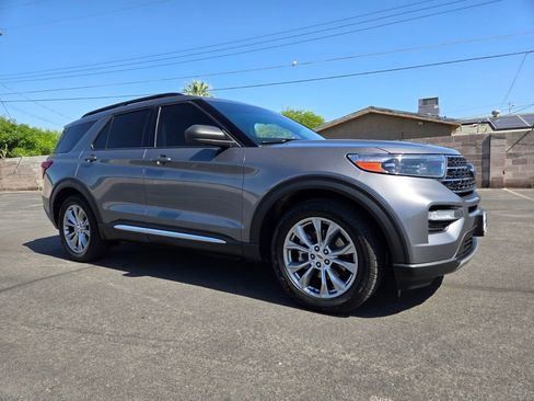 Used 2021 Ford Explorer XLT w/ Equipment Group 202A RWD image 1