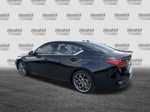 Used 2024 Nissan Altima 2.0 SR FWD image 8
