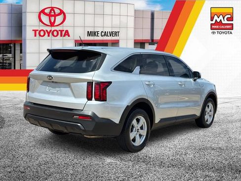 Used 2021 Kia Sorento LX FWD image 5