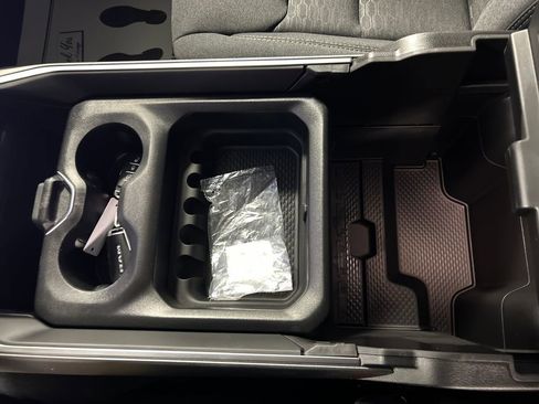 New 2026 RAM 1500 4x4 Crew Cab image 19