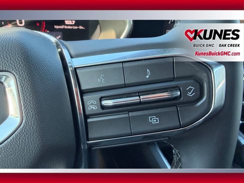 New 2026 GMC Canyon Elevation w/ Convenience Package image 14