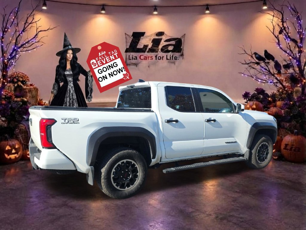 Used 2025 Toyota Tacoma TRD Off-Road AWD/4WD image 9