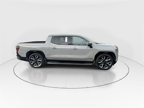 Used 2025 GMC Sierra EV Denali image 9