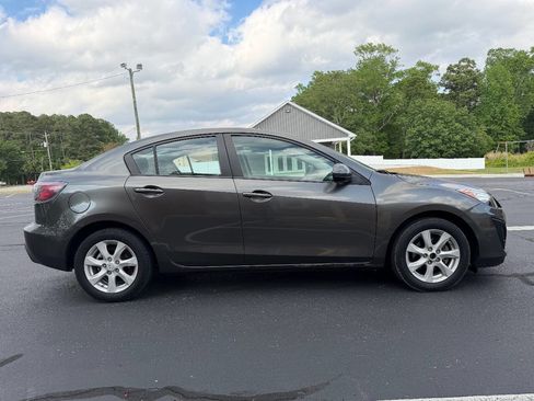 Used 2011 MAZDA MAZDA3 i Touring FWD image 9