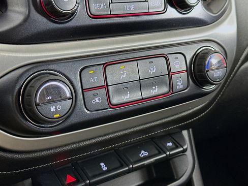 Used 2016 GMC Canyon SLE w/ SLE Convenience Package RWD image 24