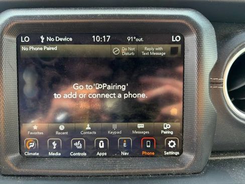 Used 2020 Jeep Gladiator Overland AWD/4WD image 23