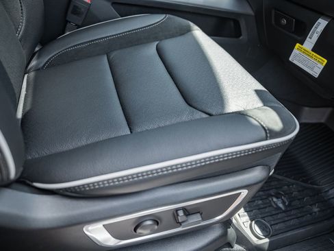 New 2026 RAM 1500 Laramie AWD/4WD image 41
