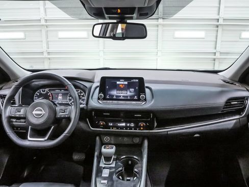 Used 2023 Nissan Rogue SL FWD image 16