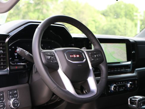 Used 2025 GMC Sierra 1500 Elevation w/ Elevation Premium Package AWD/4WD image 19