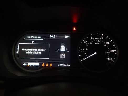 Used 2025 Nissan Versa SV FWD image 23