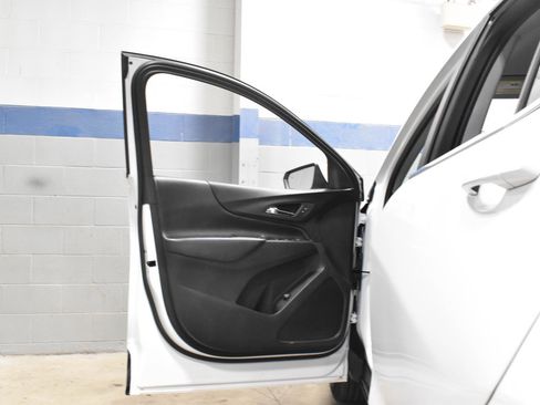 Used 2023 Chevrolet Equinox LT FWD image 11