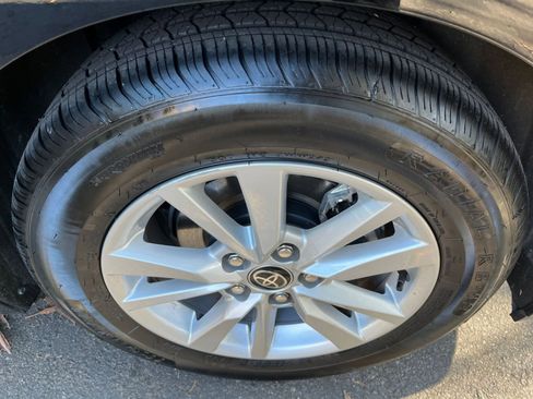 Used 2025 Toyota Camry LE image 29