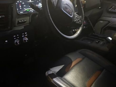 Used 2024 GMC Sierra 2500 AT4 w/ AT4 Premium Plus Package image 9