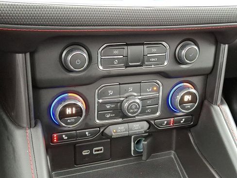 Used 2022 Chevrolet Tahoe RST w/ Sport Performance Package image 16