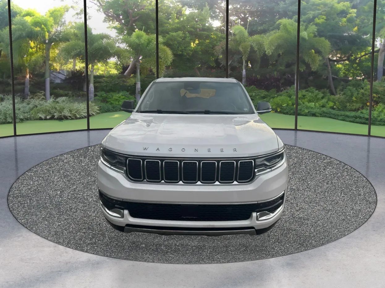 Used 2024 Jeep Wagoneer Series III AWD/4WD image 2