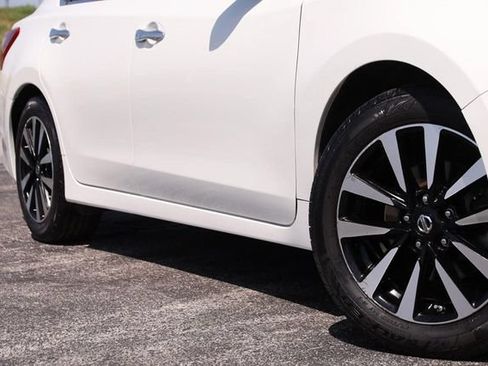 Used 2018 Nissan Altima 2.5 SV FWD image 3