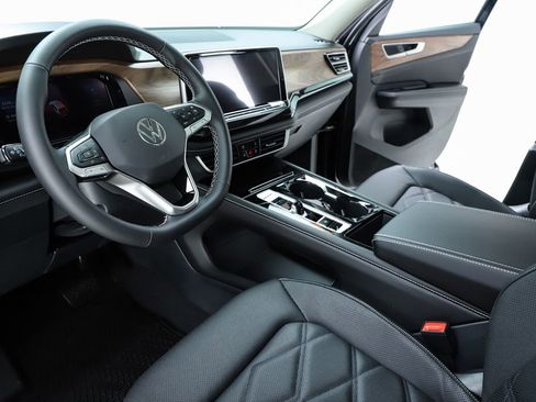 New 2026 Volkswagen Atlas SE image 58